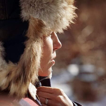 can cold air cause chest pain